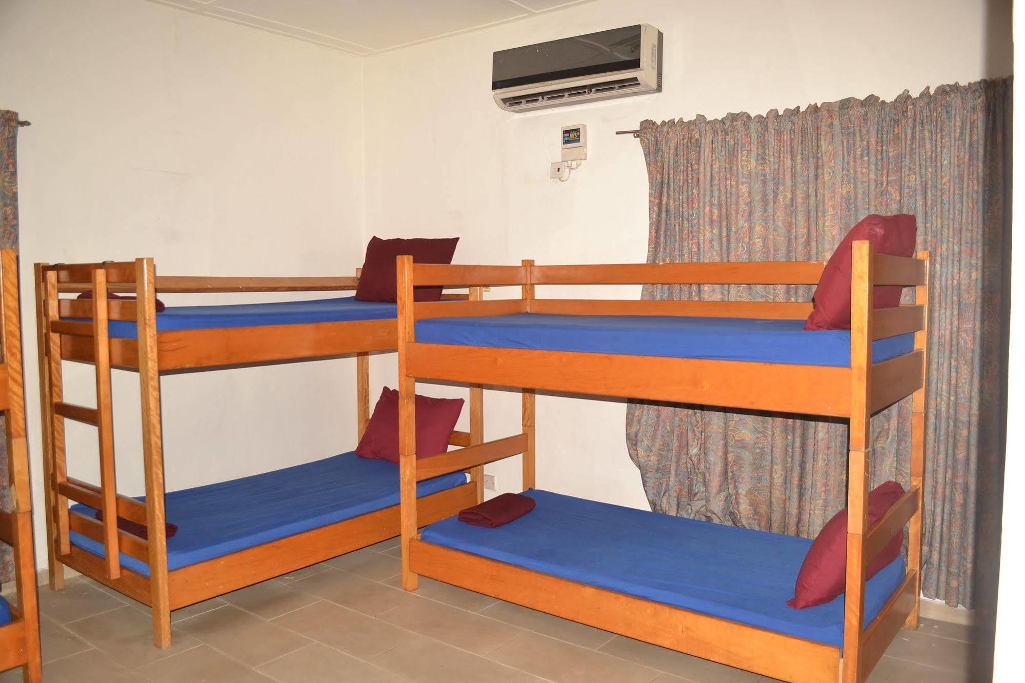 Pink Hostel Accra Exterior photo