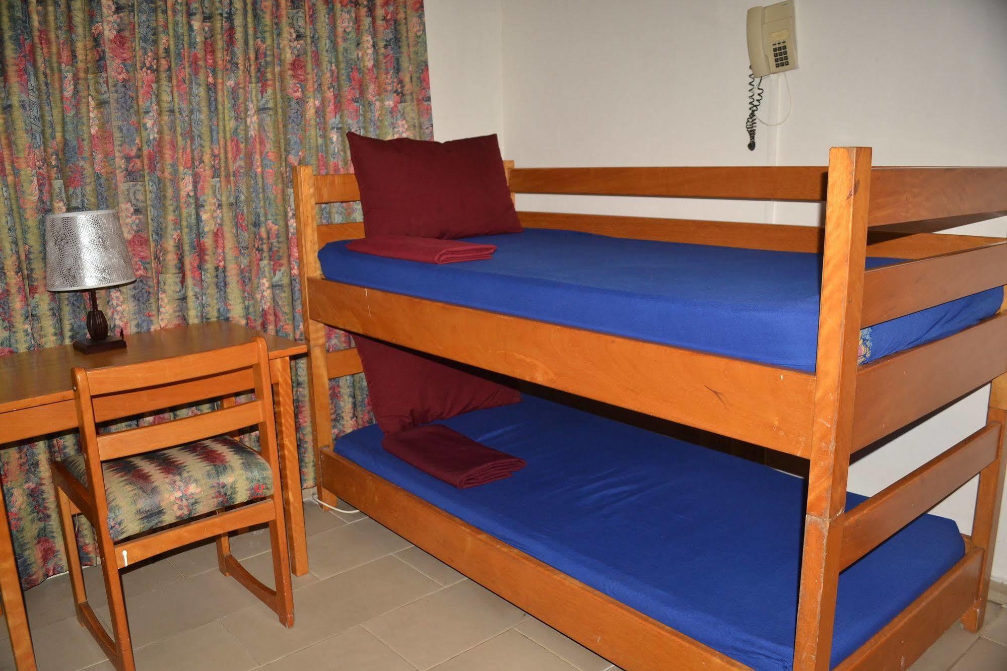 Pink Hostel Accra Exterior photo