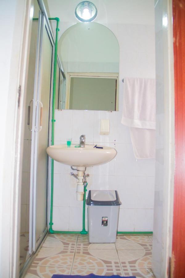 Pink Hostel Accra Exterior photo